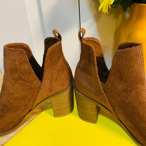 Universal Thread Peep Toe Ankle Boots - Picture 5 of 11